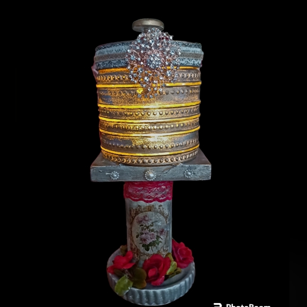 Shabby Chic Pedestal Light
